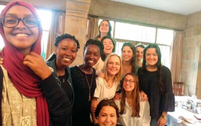 Actualidad 2 UNIVERSITARIAS KENIATAS VISITAN NUESTROS COLEGIOS MAYORES