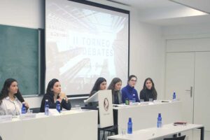 debate-alumni-college