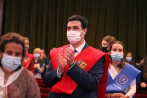 apertura-alumni-college