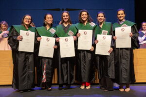 ACTO ACADÉMICO DE IMPOSICIÓN DE BECAS ALUMNI COLLEGE 6 20230211 030 copia