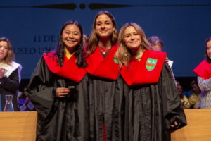 ACTO ACADÉMICO DE IMPOSICIÓN DE BECAS ALUMNI COLLEGE 16 20230211 038 copia