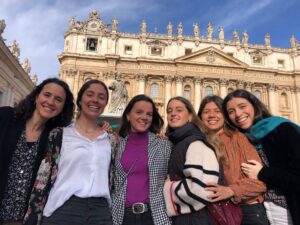 UNIV 2023: "LA PARADOJA DE LA FELICIDAD" 1 294f42f2 9886 4563 9b24 be8d726e87c8