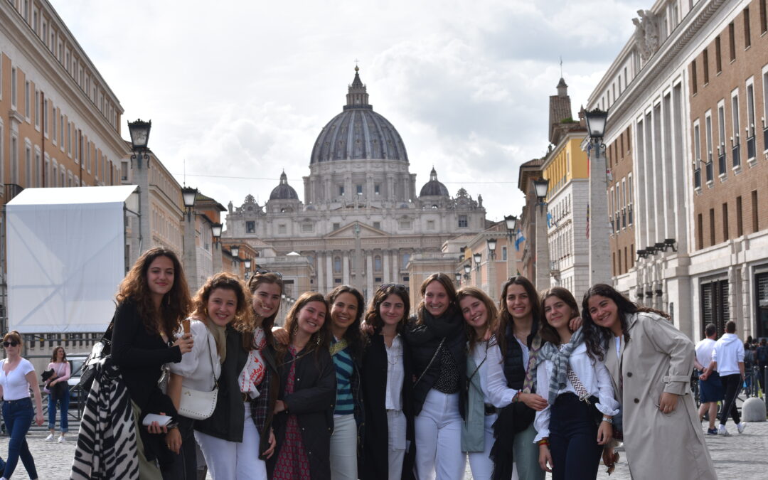 UNIV 2023: «LA PARADOJA DE LA FELICIDAD»