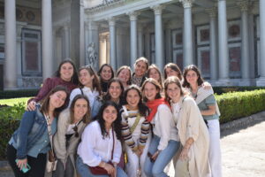 UNIV 2023: "LA PARADOJA DE LA FELICIDAD" 10 DSC 0227