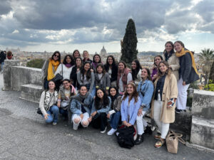 UNIV 2023: "LA PARADOJA DE LA FELICIDAD" 5 IMG 0937 scaled