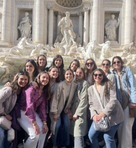 UNIV 2023: "LA PARADOJA DE LA FELICIDAD" 7 IMG 7185 scaled