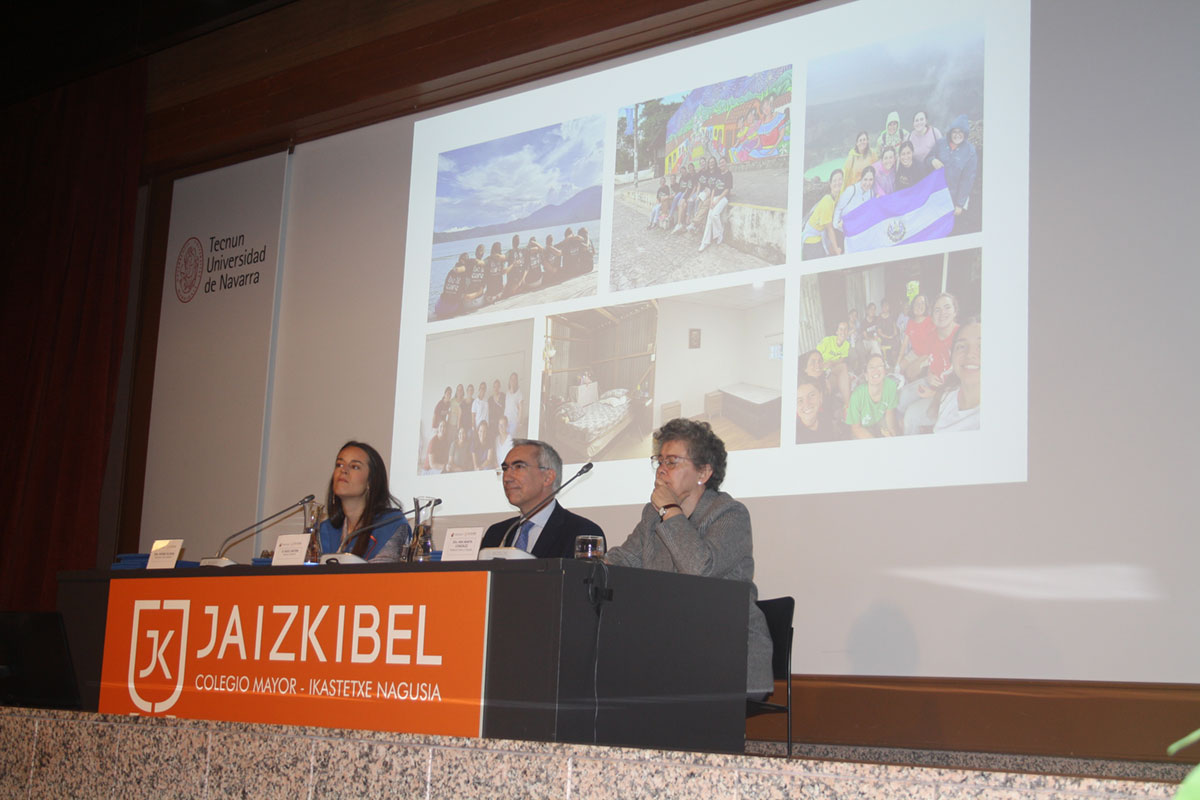 Imposición de becas Donosti. Alumni College